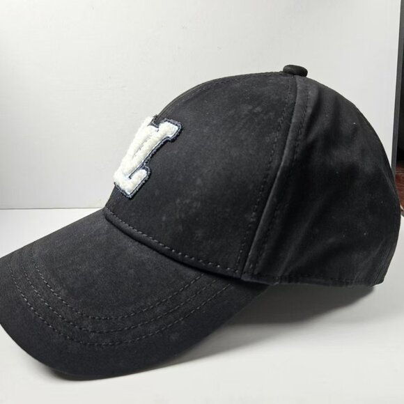 Louis Vuitton Black Cap - Classic Design with LV Patch - Picture 7 of 7
